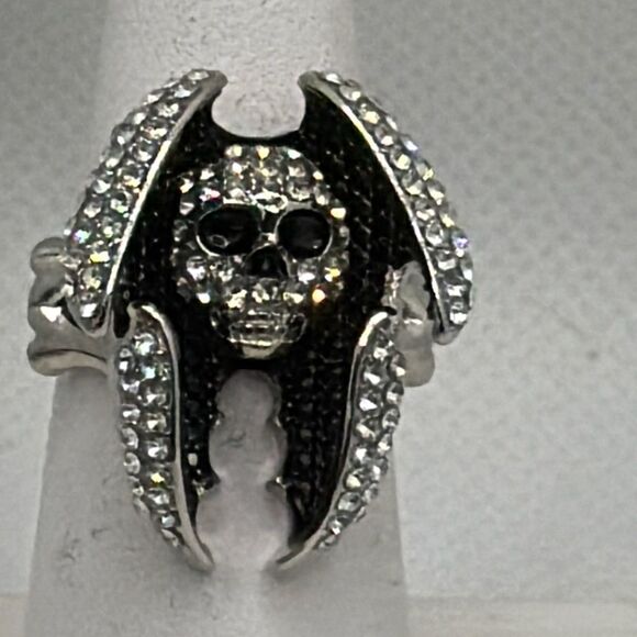Brand New!! Size 9 Black and clear rhinestone encrusted skull and bat wing ring - Picture 2 of 6
